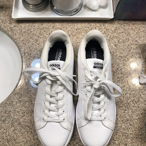 Women’s Adidas shoes - Picture 3 of 6